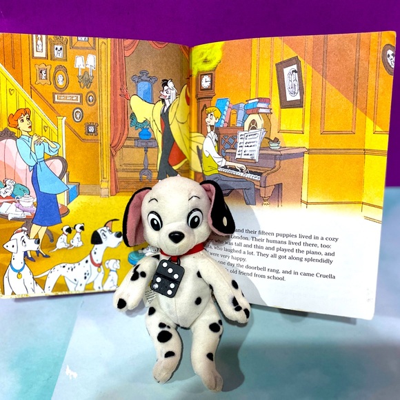 DISNEY’S 101 DALMATIANS VTG A LITTLE GOLDEN BOOK & DOMINO PUPPY MINI PLUSH 6.5” - Picture 2 of 13